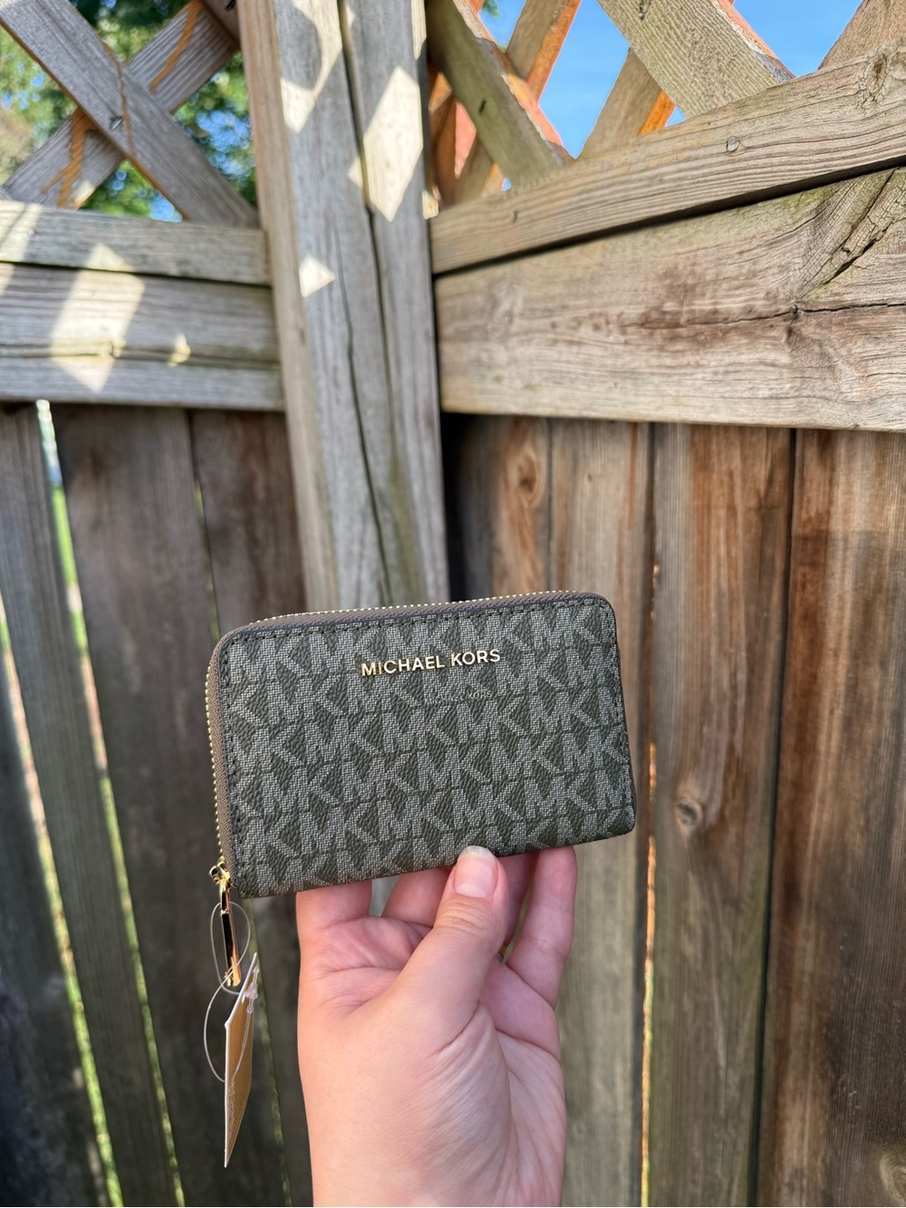 MICHAEL KORS Olive Signature Zip Card Case Wallet